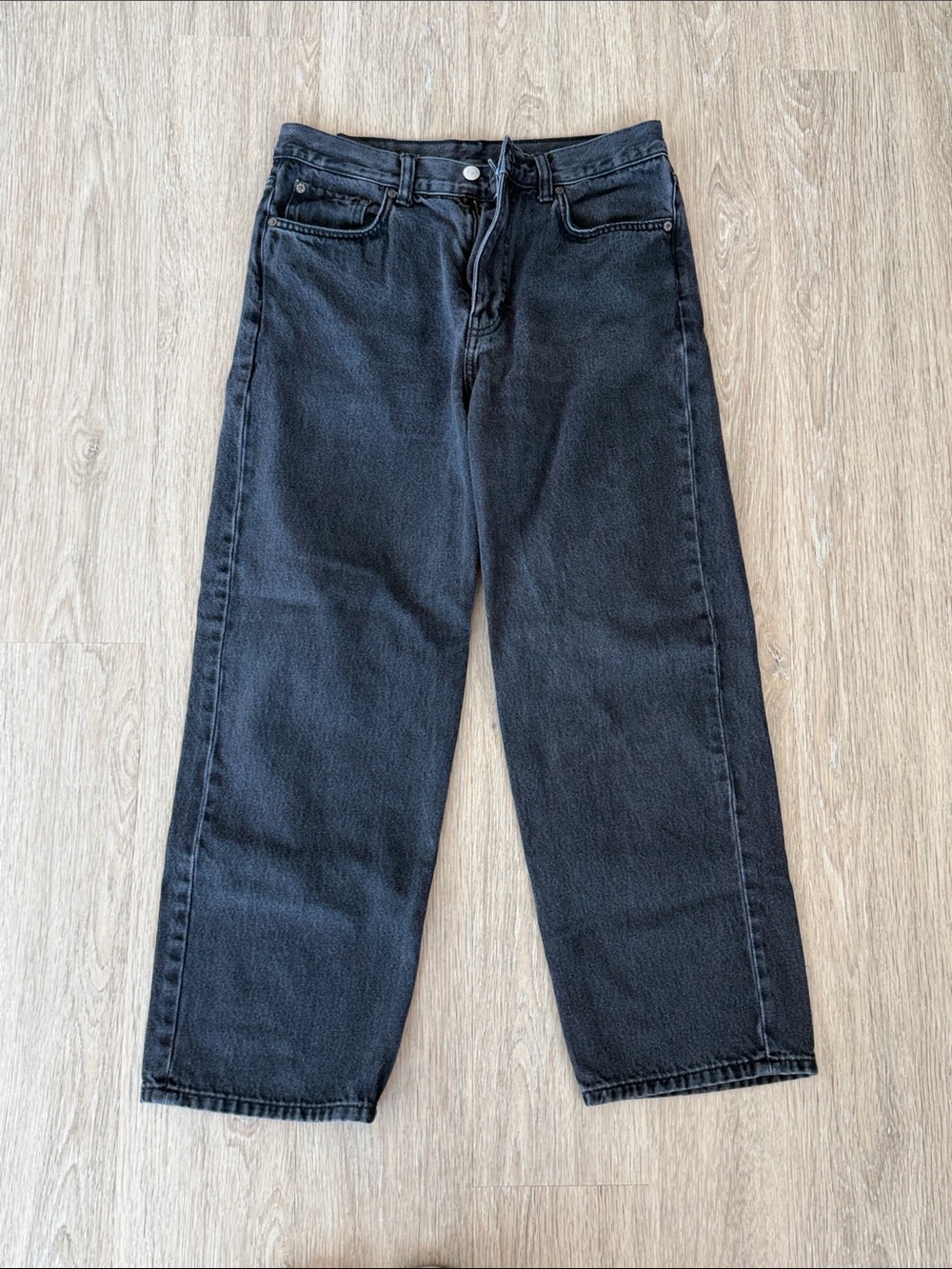 Weekday Galaxy Loose Straight Jeans in faded black sz 28, length 30